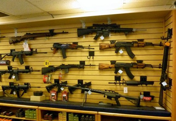 В США продавцы оружия призывают вооружить школы 