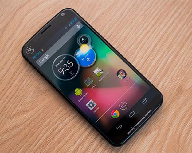 Google вдохнет новую жизнь в телефон Motorola