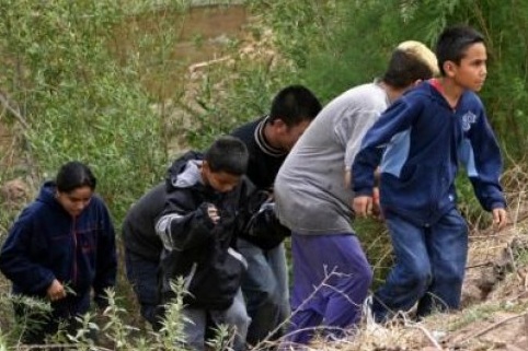Обама просит 2 миллиарда на депортацию детей-иммигрантов