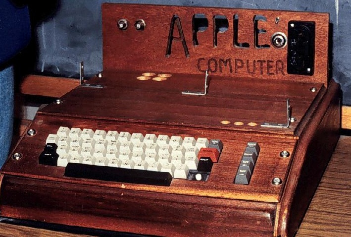 Первый компьютер Apple-1 продан почти за 1 миллион долларов