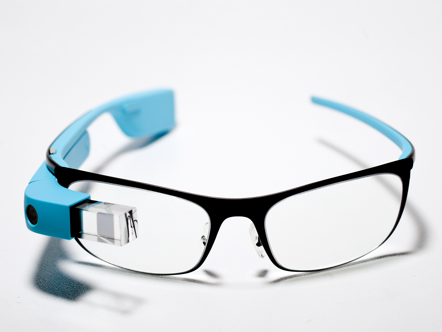 Google Glass удалила свои аккаунты в социальных сетях
