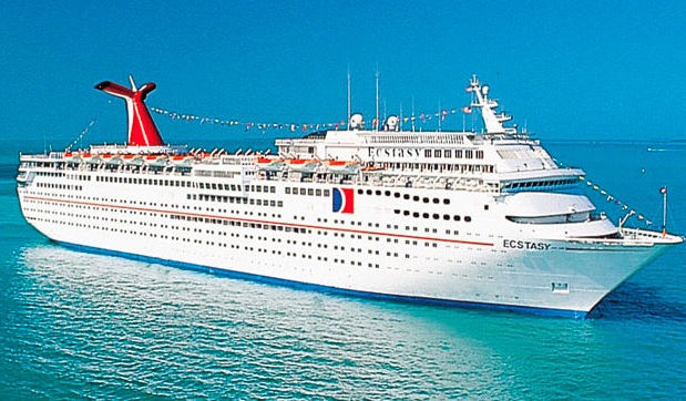 Компенсацию в размере 5 тысяч долларов требуют пассажиры лайнера Carnival Corp