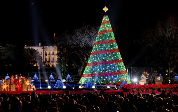 Обама зажег рождественскую елку